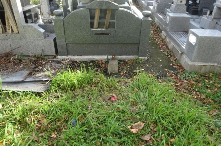 墓地に隣接する土地の写真